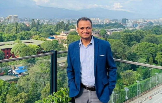 कञ्चनपुर–३ मा सुरक्षाविद् डा. दीपकप्रकाश भट्ट एमालेका उम्मेदवार